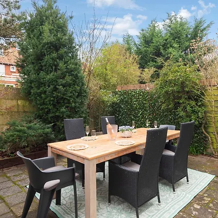Charming And Historic Veranda Villa Zandvoort